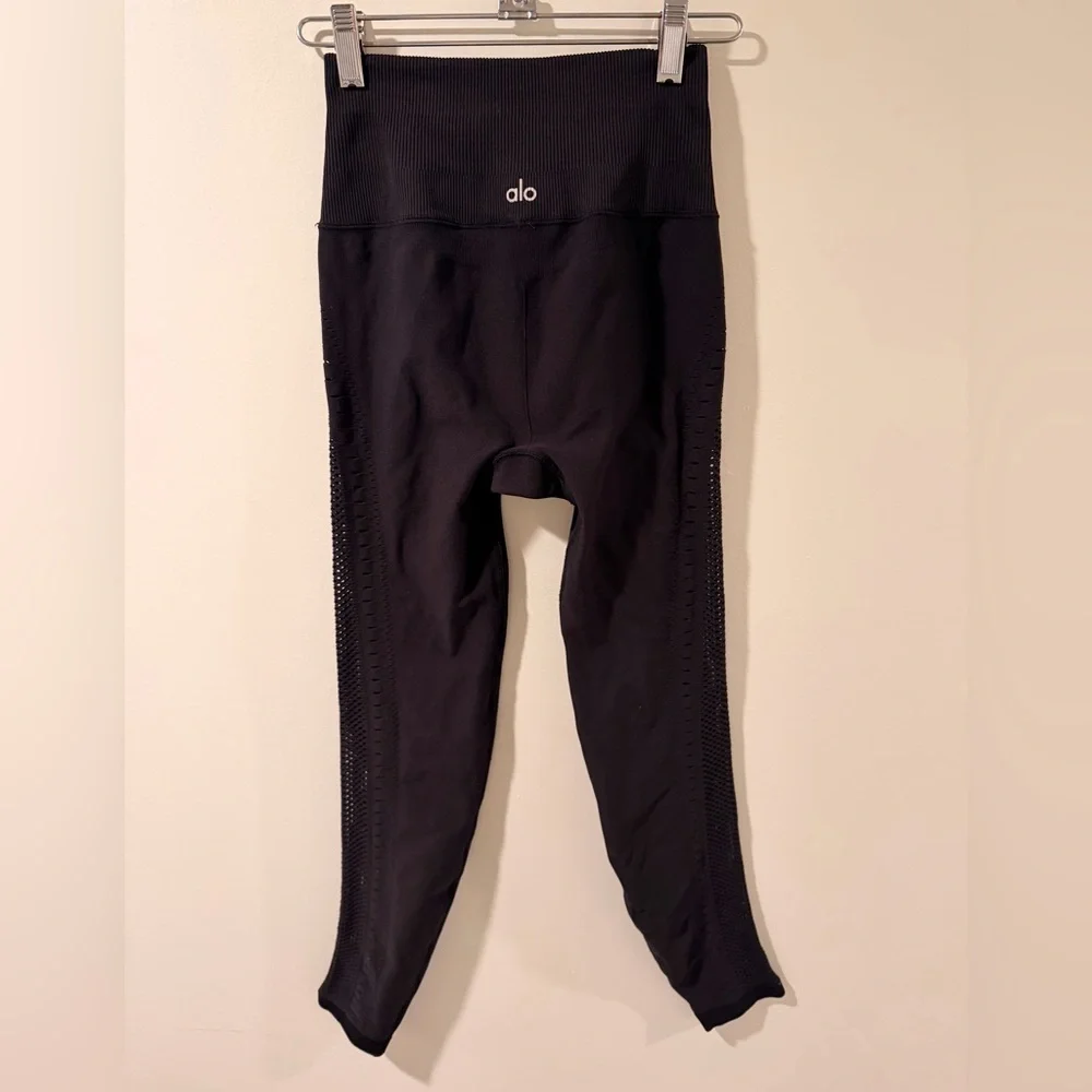 ALO Yoga Black Seamless High Waist Open Air Leggings 7/8 with Cut Out Detail